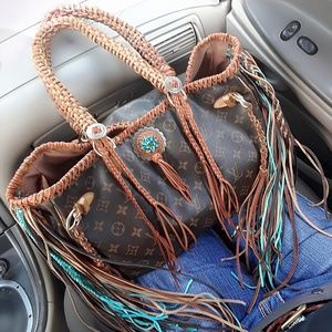 WAS $825 Louis  Vuitton Batignolles tote